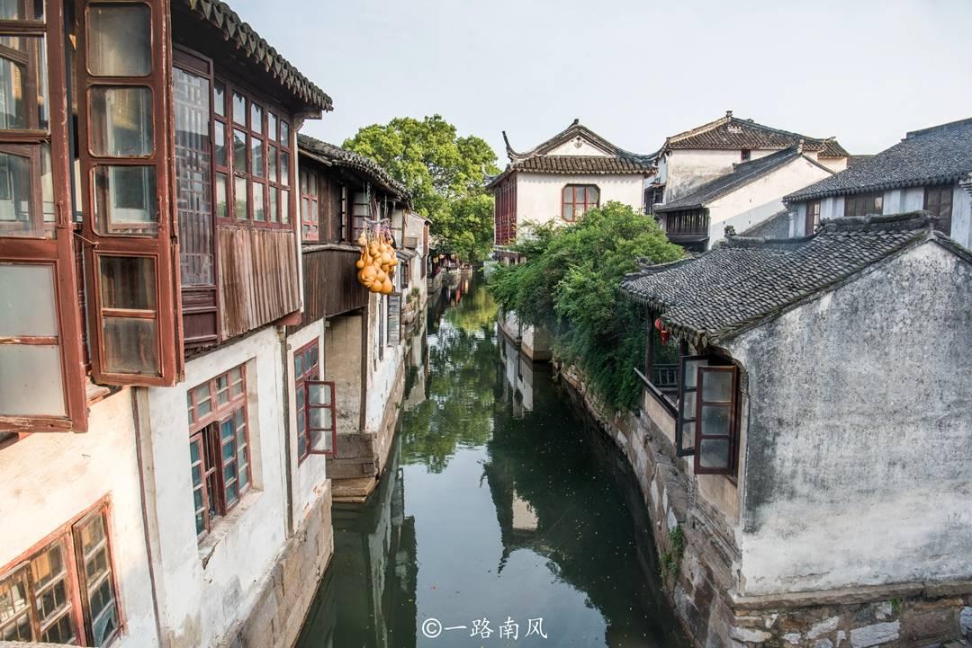 政协鄂尔多斯市第五届委员会第三次会议胜利闭幕